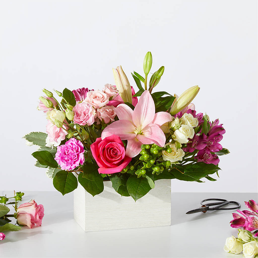 Sweetberry Box – A Florist Original – GEORGE'S FLOWERS, Los Angeles CA
