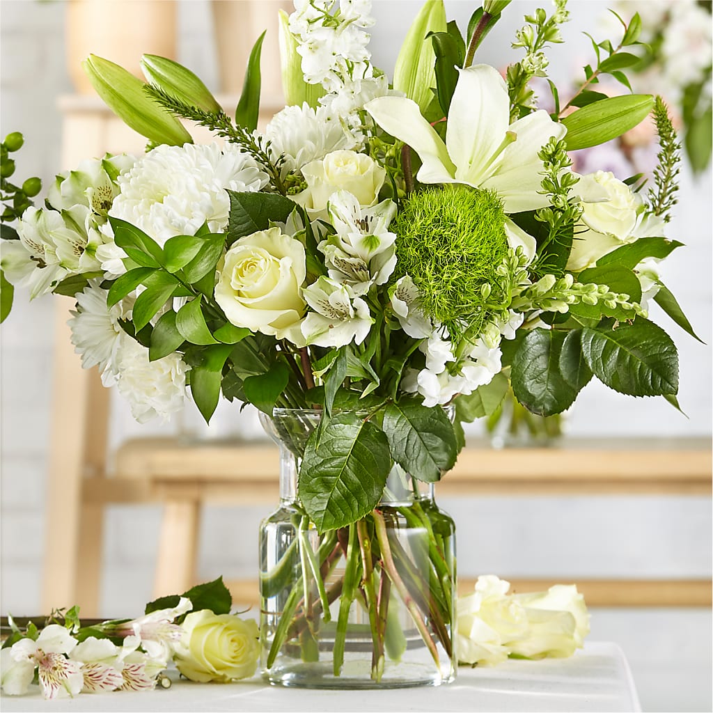 Classic Ivory – A Florist Original – GEORGE'S FLOWERS, Los Angeles CA
