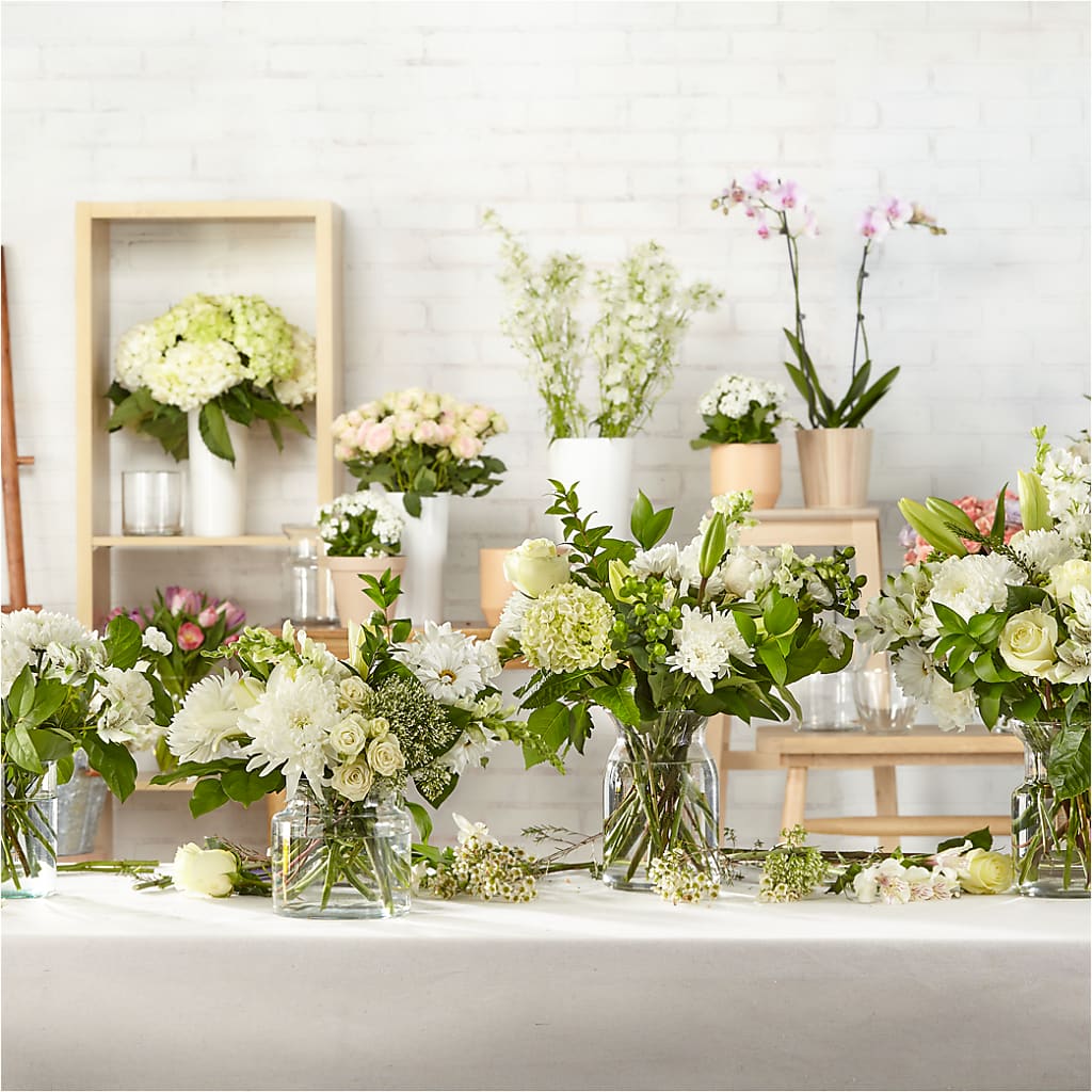 Classic Ivory – A Florist Original – GEORGE'S FLOWERS, Los Angeles CA