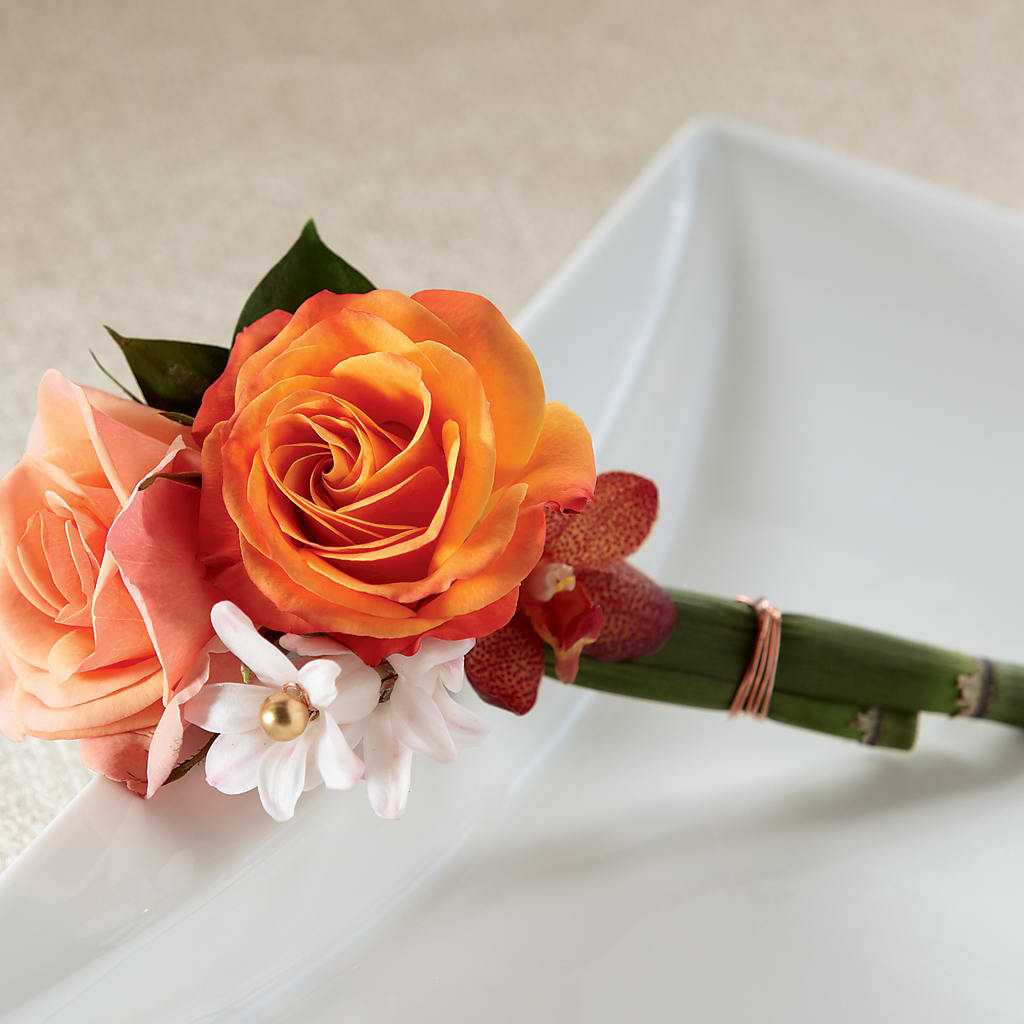 Sunset Dream Boutonniere – GEORGE'S FLOWERS, Los Angeles CA