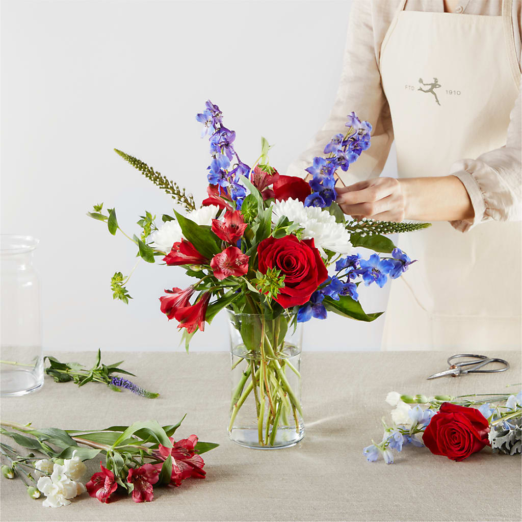 Star Spangled - A Florist Original – GEORGE'S FLOWERS, Los Angeles CA
