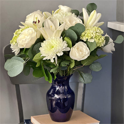 Snowy Dreams Bouquet – GEORGE'S FLOWERS, Los Angeles CA